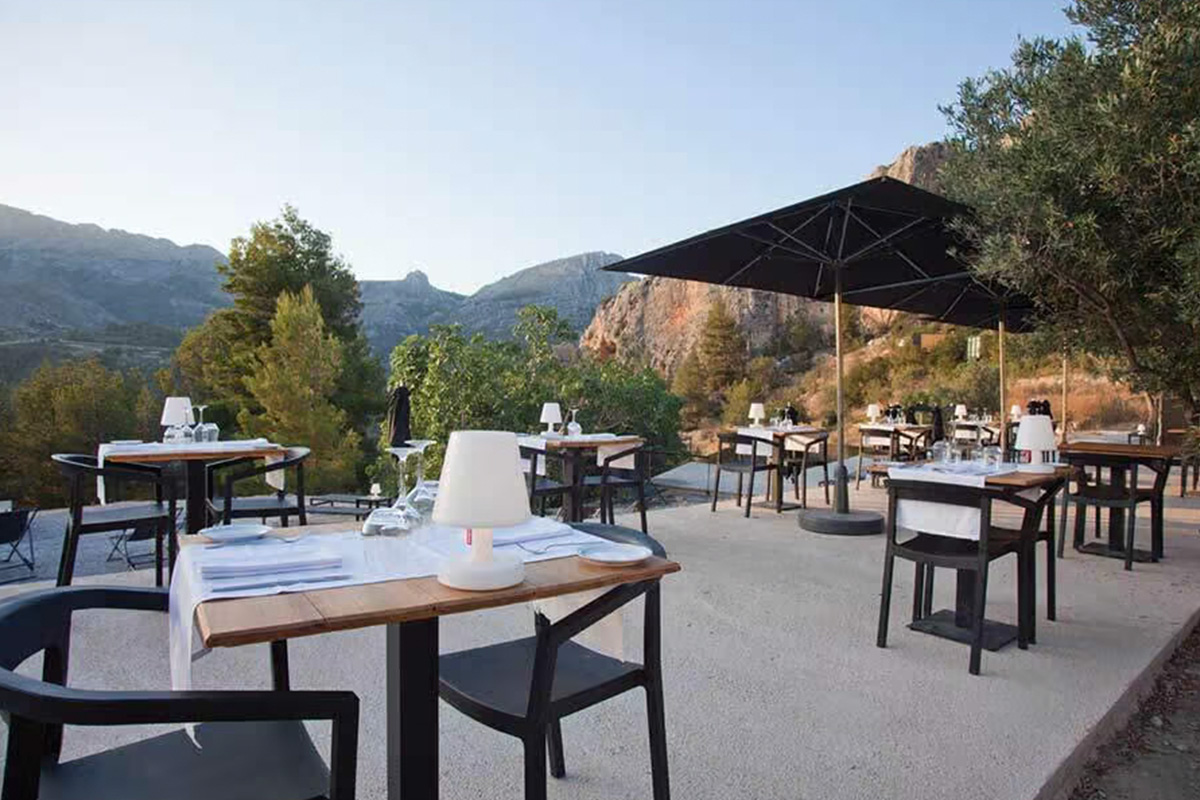 Restaurante con vistas en Guadalest ideal para una comida en pareja