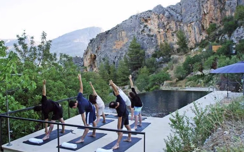 Un día de relax en VIVOOD con clases de yoga con vistas en Alicante