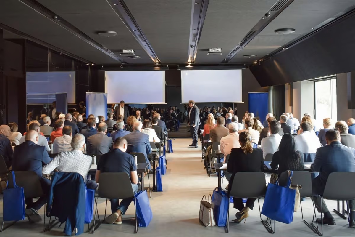 vivood-inspira-transforma-y-conecta-el-poder-del-team-building-en-tus-eventos-MICE-2