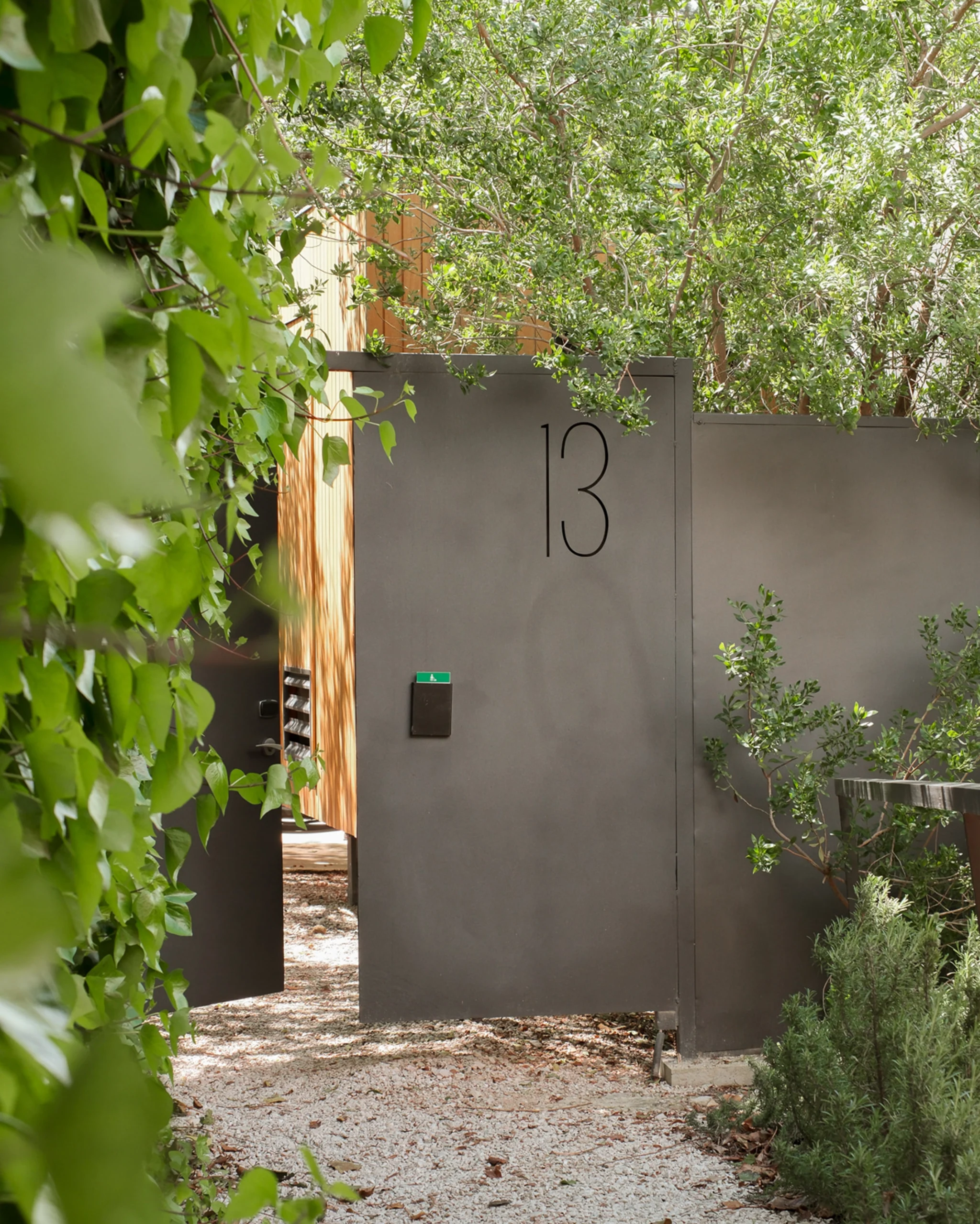 Entrada privada a suite con encanto en hotel boutique en Alicante