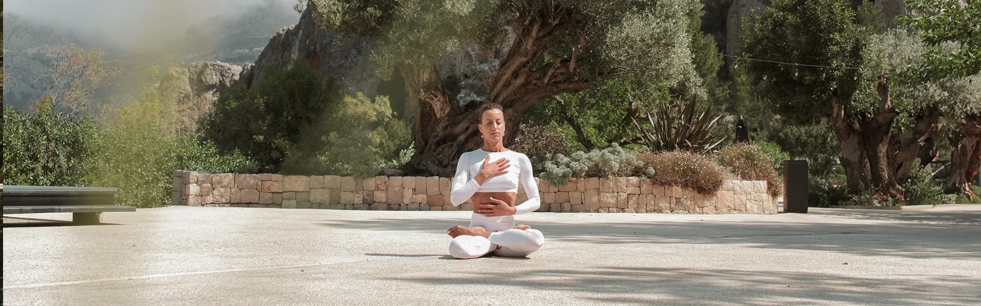 Yoga and nature: a different way to reconnect