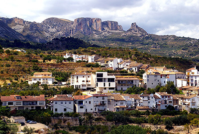 Benimantell, pueblo del valle de Guadalest donde se ubica VIVOOD